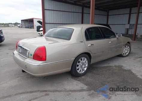 2011 Lincoln Town Car Signature Limited z USA, uszkodzony, nr VIN 2LNBL8CV8BX750512